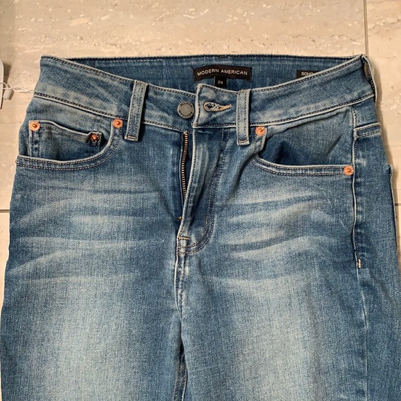 Modern American Cali Cropped Denim - Picture 2 of 7